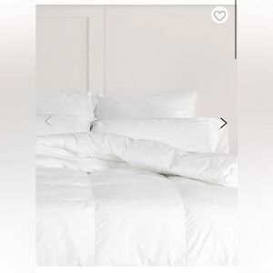 GlucksteinHome

Down & Feather Duvet. Queen. NEW